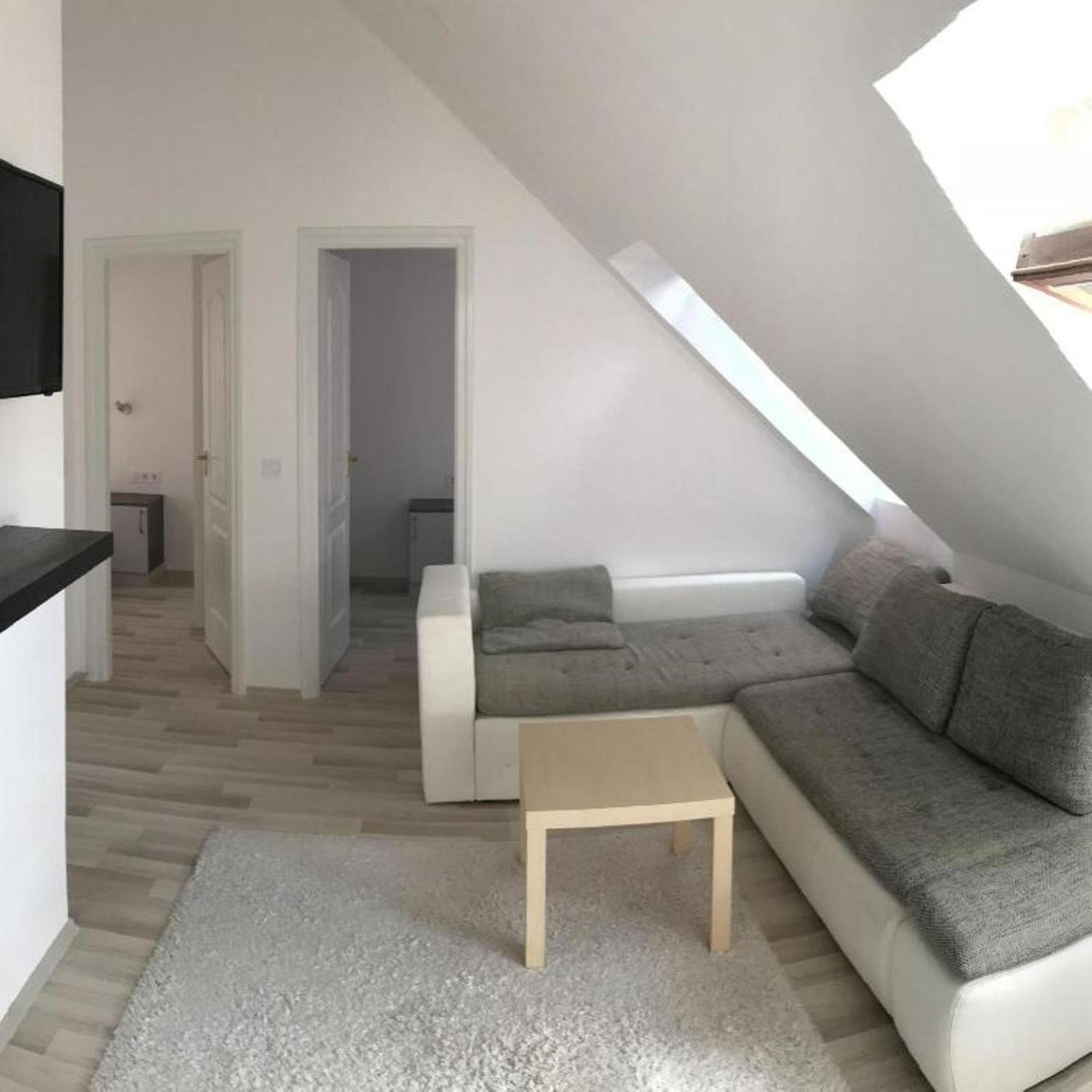 Oliver Inn Balatonlelle Exterior foto